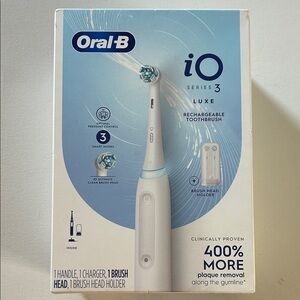 Oral-B iO Series 3 Luxe Electric Toothbrush - White